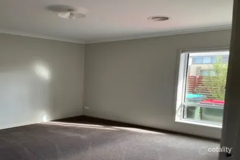 Property photo of 27 Smile Crescent Wyndham Vale VIC 3024