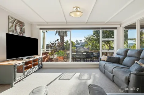 Property photo of 8 Avoca Street Lindisfarne TAS 7015