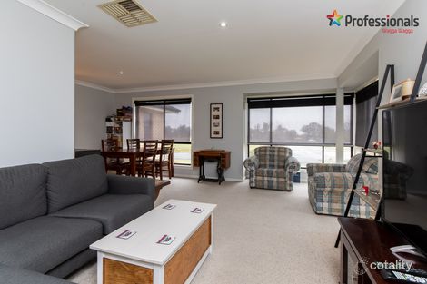 Property photo of 1/2 Hudson Drive Lloyd NSW 2650