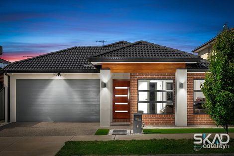 Property photo of 12 Banjolina Circuit Craigieburn VIC 3064