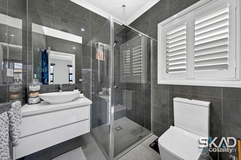 Property photo of 12 Banjolina Circuit Craigieburn VIC 3064