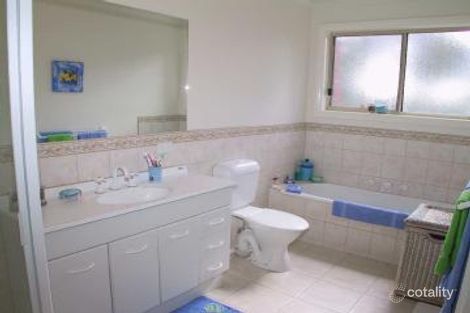 Property photo of 2/13 Wedge Crescent Rowville VIC 3178