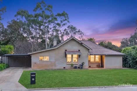 2 WARENDA RD, CLARE, SA 5453