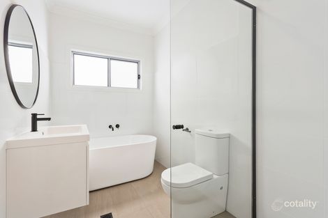 Property photo of 18A Saddleback Crescent Stream Hill NSW 2526