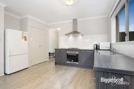 Property photo of 17 Canmore Street Cranbourne East VIC 3977