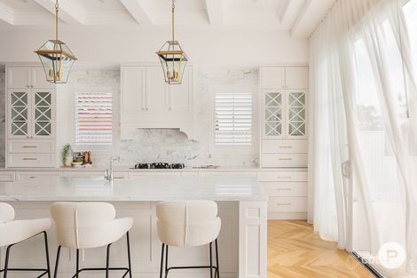 97 Waverley Rd, Camp Hill, QLD 4152