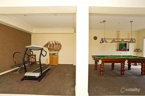 Property photo of 19 Woodside Way Roxburgh Park VIC 3064