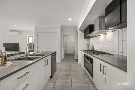 Property photo of 40 Chorus Crescent Ripley QLD 4306