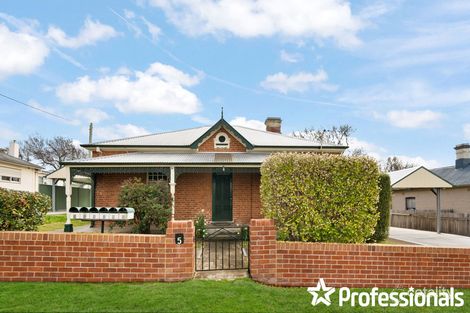 Property photo of 5A/5B Gladstone Street Bathurst NSW 2795