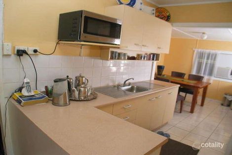 Property photo of 14 Chards Road Avenell Heights QLD 4670