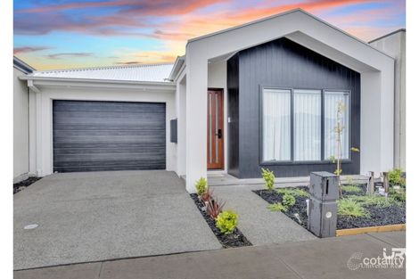 6 Wallowa St, Mickleham, VIC 3064