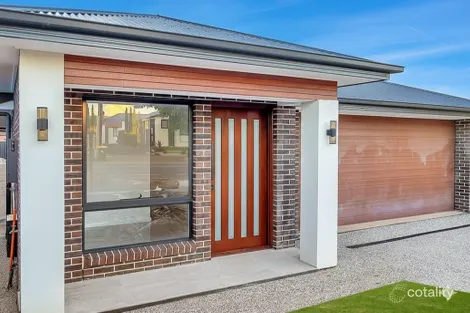 Property photo of 28 Lublin Crescent Hackham West SA 5163