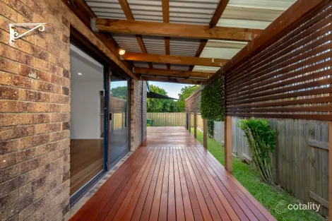 Property photo of 2/4 Boea Street Arundel QLD 4214