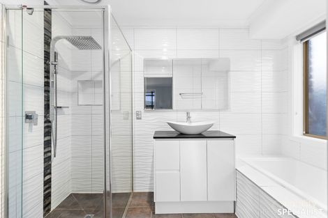 Property photo of 28 Iluka Drive Werribee VIC 3030