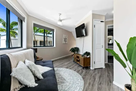 Property photo of 11/17-19 Shell Street Urangan QLD 4655