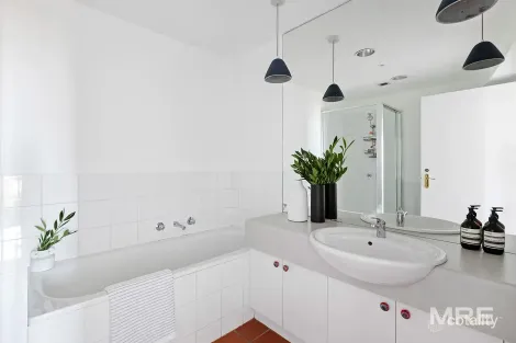 Property photo of 10C/9 Beach Street Port Melbourne VIC 3207