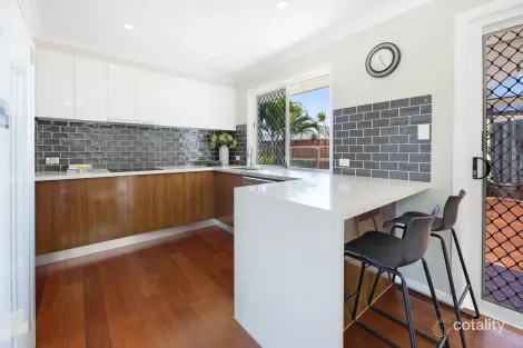 Property photo of 20 Daryl Drive Varsity Lakes QLD 4227
