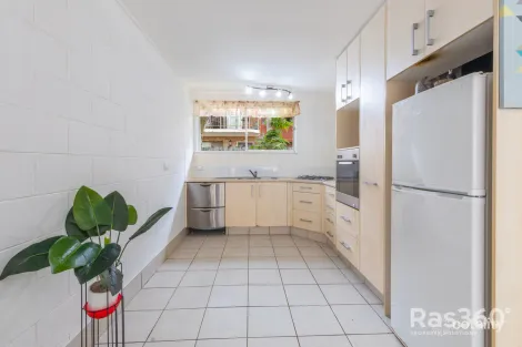 Property photo of 3/150 Frank Street Labrador QLD 4215