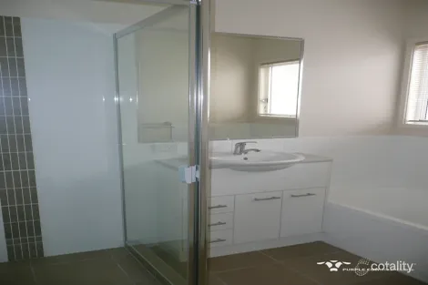 Property photo of 33 Emerald Crescent Springfield QLD 4300