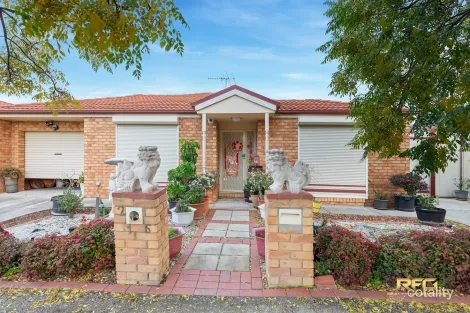 Property photo of 2/15 Brindalee Way Hillside VIC 3037