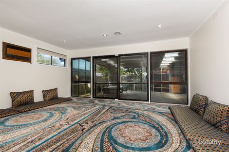 Property photo of 11 Glencoe Grove Dandenong North VIC 3175
