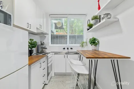Property photo of 7/178-180 Barkly Street St Kilda VIC 3182