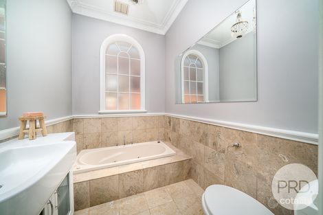 Property photo of 17 Hill Street Turvey Park NSW 2650