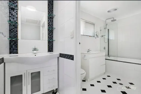 Property photo of 28 Elmhurst Street Capalaba QLD 4157