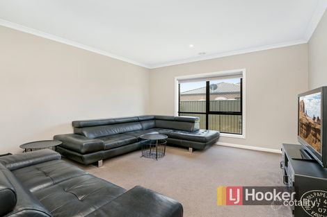 Property photo of 4 Clarence Place Cranbourne East VIC 3977