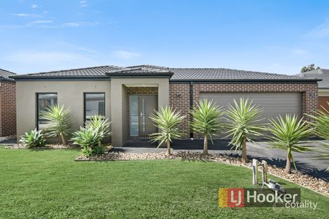 Property photo of 4 Clarence Place Cranbourne East VIC 3977