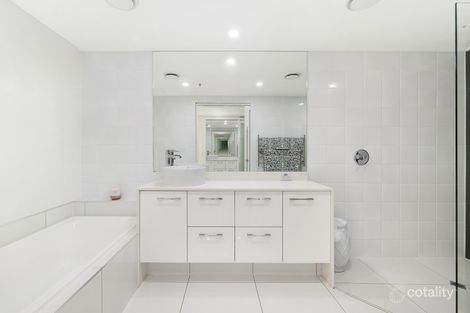 Property photo of 1061/1-17 Lennie Avenue Main Beach QLD 4217