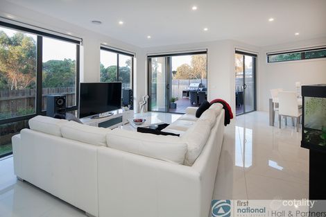Property photo of 9/134-136 Kennington Park Drive Endeavour Hills VIC 3802
