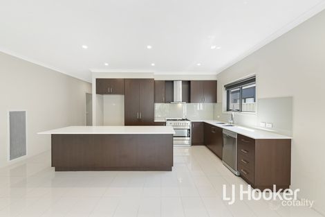 Property photo of 7 McFarlan Way Cranbourne East VIC 3977