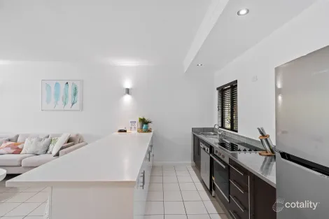 Property photo of 2/81-85 Cedar Road Palm Cove QLD 4879