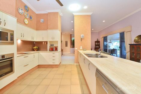 Property photo of 33 Summerhill Drive Mooroobool QLD 4870