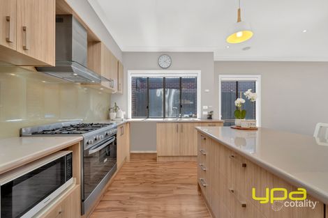 Property photo of 40 Ranfurlie Boulevard Cranbourne West VIC 3977