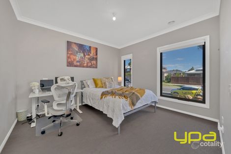 Property photo of 40 Ranfurlie Boulevard Cranbourne West VIC 3977