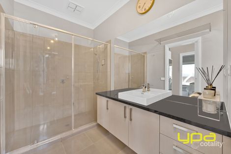 Property photo of 40 Ranfurlie Boulevard Cranbourne West VIC 3977