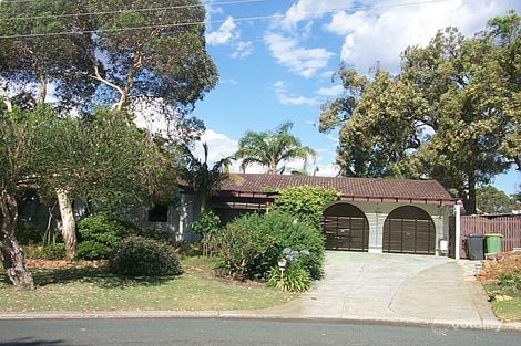 70 Windsor Dr, Gosnells, WA 6110