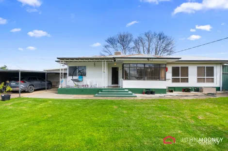 422 Kooringal Rd, Lake Albert, NSW 2650
