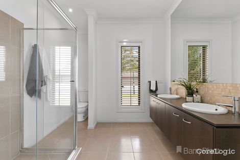 Property photo of 5 Bermerale Court Berwick VIC 3806