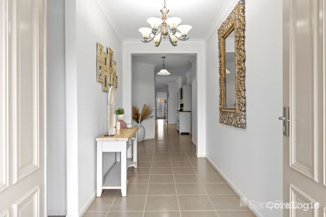 Property photo of 5 Bermerale Court Berwick VIC 3806