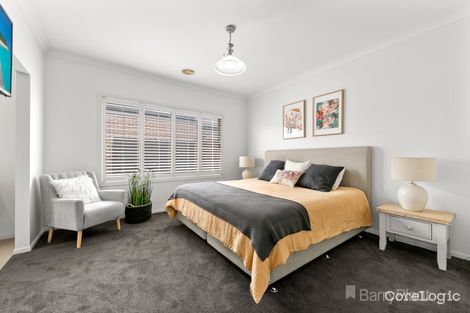 Property photo of 5 Bermerale Court Berwick VIC 3806