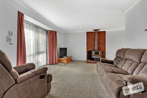 Property photo of 21 Duncan Drive Pakenham VIC 3810