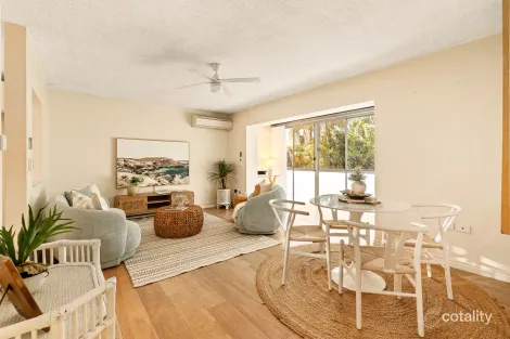 Property photo of 2/27 Second Avenue Sandgate QLD 4017