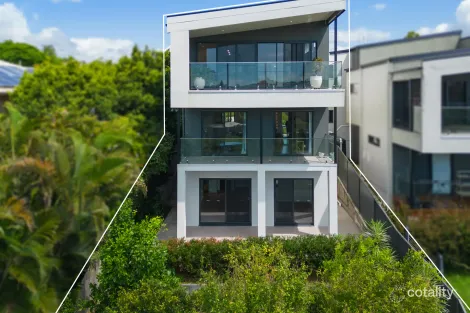 Property photo of 2/102 Ash Drive Banora Point NSW 2486