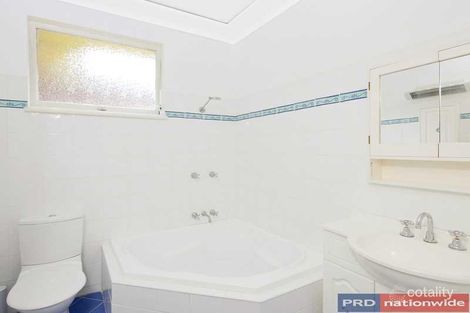 Property photo of 6 Caledonia Crescent Peakhurst NSW 2210
