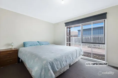 Property photo of 12 Farrer Close Cranbourne VIC 3977
