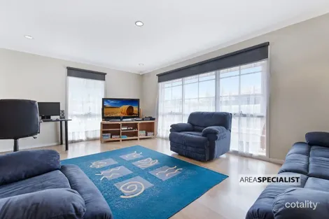 Property photo of 12 Farrer Close Cranbourne VIC 3977