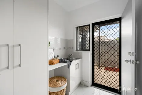 Property photo of 2/129 Commercial Road Salisbury SA 5108